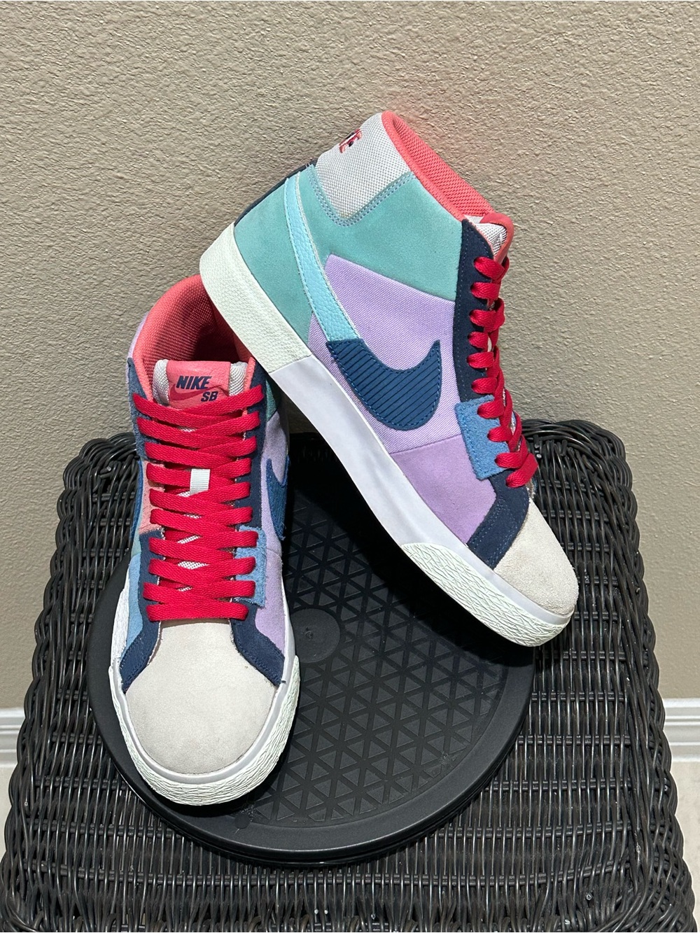 Size 8.5 Nike Blazer Mid Mosaic DA8854-500